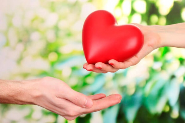 Cultiveer onvoorwaardelijke liefde om de band met je partner te verbeteren