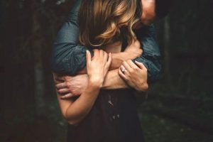Verklaar de liefde niet uit nood, of eenzaamheid, maar vanuit het hart