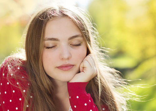 Vrouw met Ogen Dicht