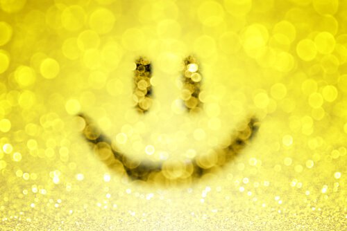 Een Gele Smiley Die Net Zo Straalt Als De Glimlach Van Onweerstaanbare Mensen