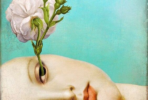 Gezicht Van Een Vrouw Uit Wiens Oog Een Roos Groeit En Deze Vrouw Heeft Altijd Snel Een Oordeel Klaar