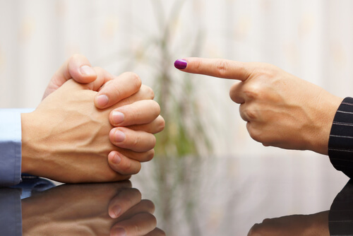 Wijzende Vinger Als Symbool Voor Kritiek Leveren