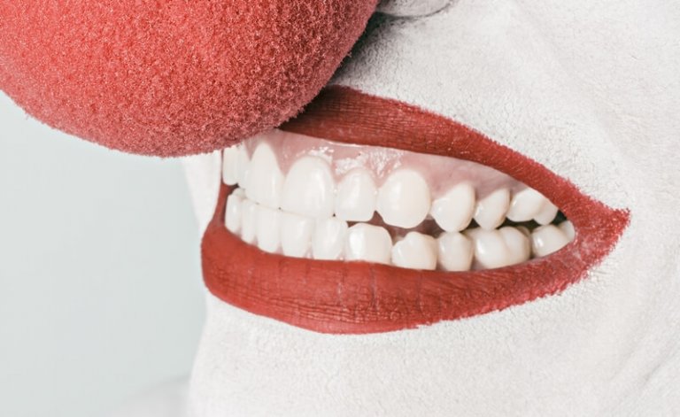 De Mond Van Een Clown Want Gevoelens Tasten Onze Maag Aan