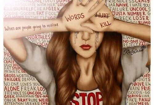 Meisje Dat Wordt Uitgescholden. Verbaal Pesten Is Een Van De Vormen Van Pesten.