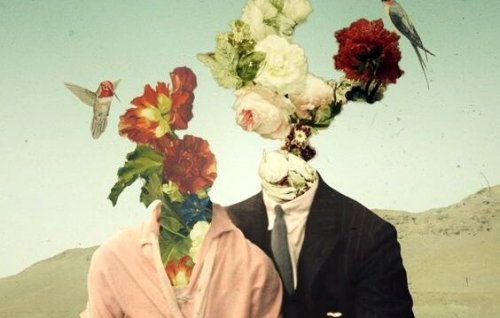 Een man en een vrouw met bloemen in plaats van hoofden