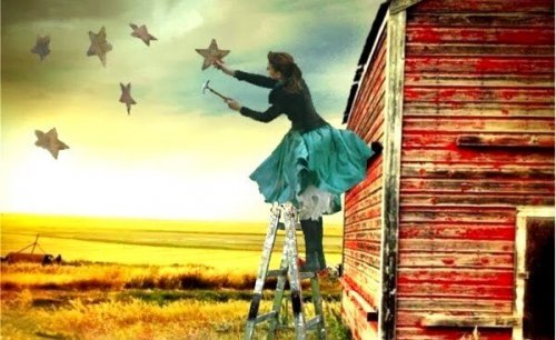 Boerin die sterren ophangt aan de hemel