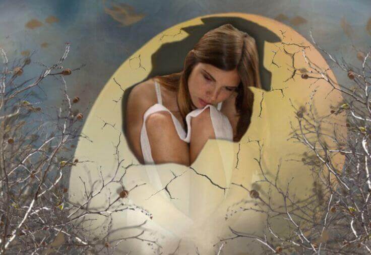 Meisje dat door haar harde schil moet heenbreken, als symbool voor je gevoelens uiten.