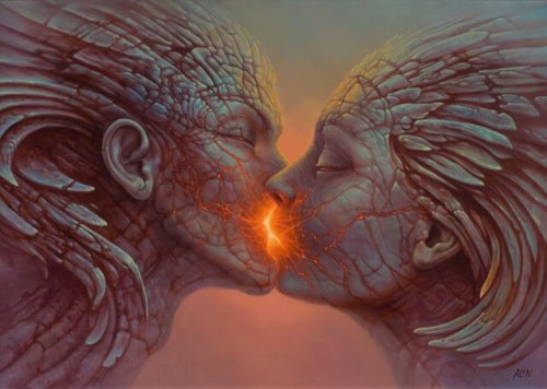 Twee stenen beelden kussen elkaar om de slapende liefde tussen hen te doen ontwaken.