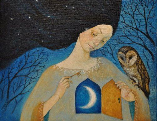 Vrouw met een uil op haar arm en een deurtje in haar borst waarachter een maan te zien is