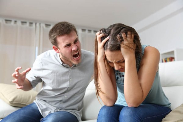 Stel met verbale agressie
