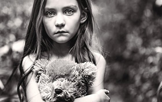 Achtergelaten in de hoek: vergeten kinderen