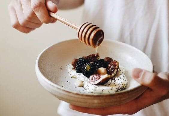 Vijgen met yoghurt en honing
