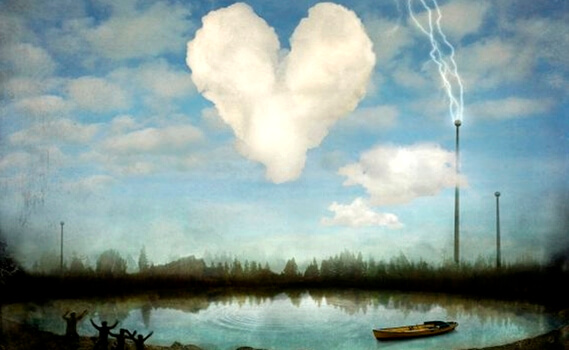 Een hartvormige wolk boven het water