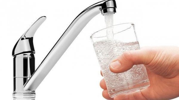 Fluoride in kraanwater valt onder een van de slechtste voedingsmiddelen voor je hersenen