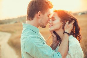 Zijn liefde en verliefdheid twee kanten van dezelfde medaille?