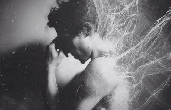 Man die lijdt aan verborgen depressie