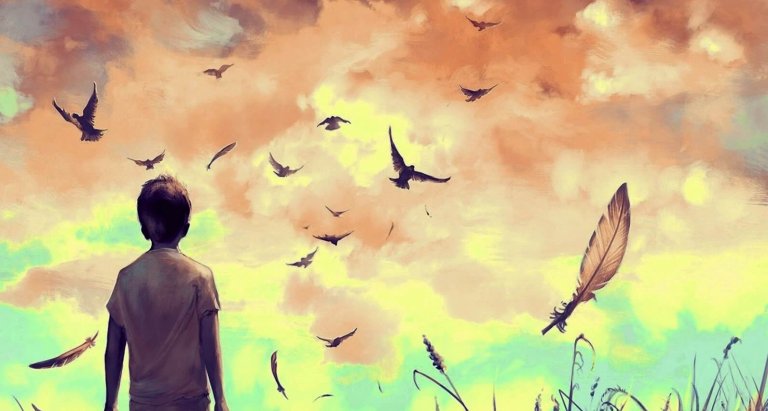 Jongetje dat na het verlies van een dierbare hoopvol naar de lucht kijkt