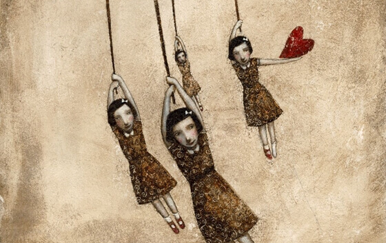Vier meisjes die zich vasthouden aan een touw en een houdt ook een hartje vast