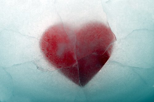 Een gebroken hart in ijs