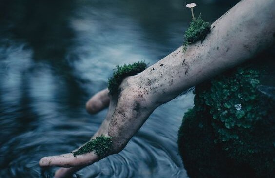 Hand van een overleden persoon