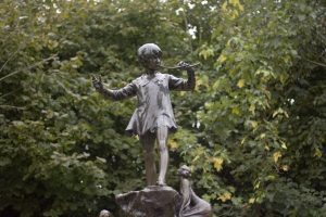 Het Peter Pan-syndroom: mensen die nooit volwassen worden