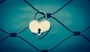 Waarom zijn we gevoelig voor emotionele afhankelijkheid?