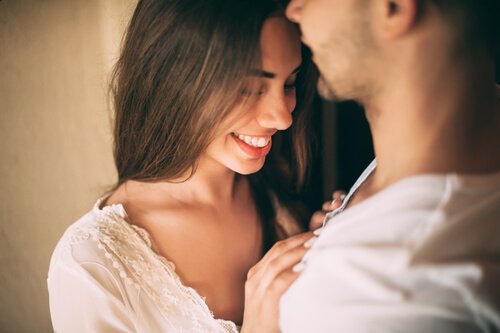 Man en vrouw die genieten van hun seksuele relatie