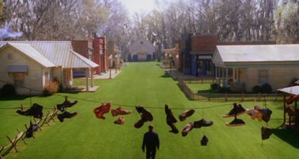 Spectre, een perfect stadje in Big Fish