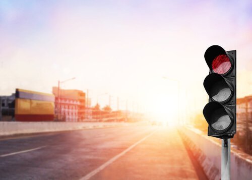Een rood stoplicht