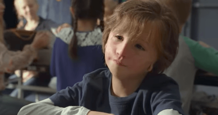 August Pullman in het klaslokaal