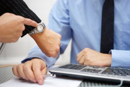 Giftige baas die zijn werknemers niet respecteert