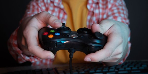 Jongen met gameverslaving