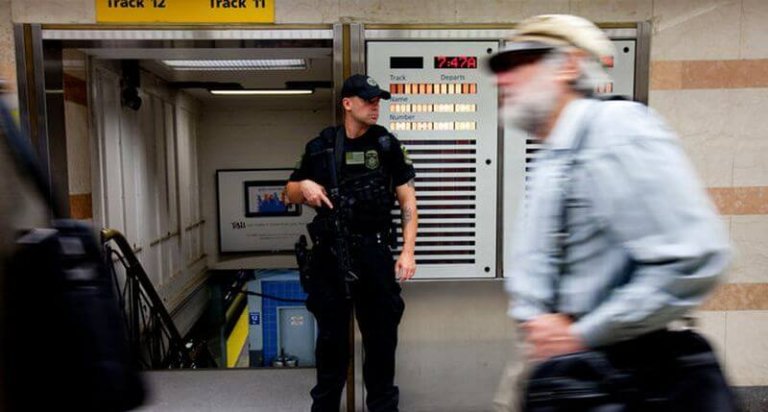 Bewaker bij de metro