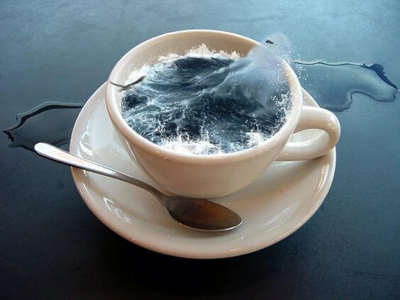 De stem van ervaring, storm in een kopje koffie