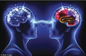 Bestaat telepathie echt? Kunnen we gedachten lezen?