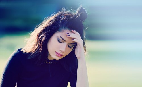 Vrouw heeft het moeilijk