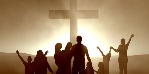 Mensen die een kruis aanbidden, want dat hoort bij religies als het christendom