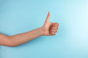 Begroetingen, bruiloften en andere gebruiken 18 van 's werelds eigenaardigste sociale tradities