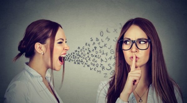 Vrouw schreeuwt: manipulatie via communicatie
