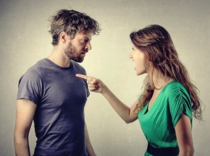Man en vrouw maken ruzie