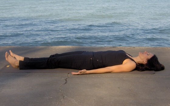 Mediteren op het strand