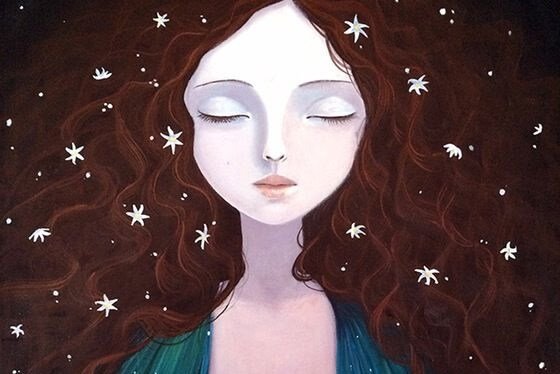 Vrouw geniet van haar moment alleen