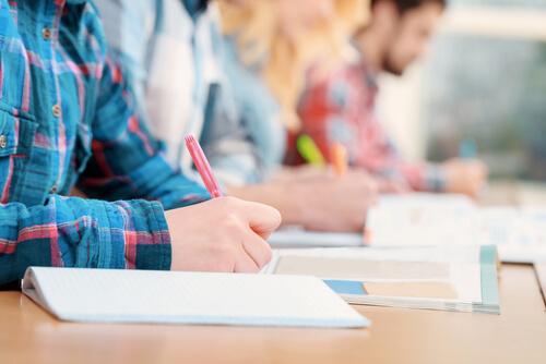 6 strategieën om je effectief te helpen studeren