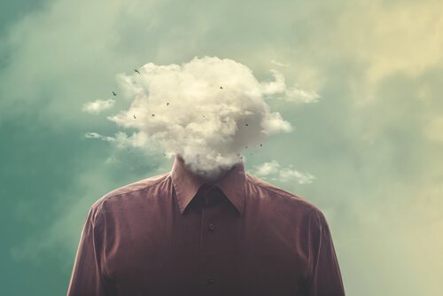 Man met wolken in plaats van een hoofd, die zichzelf weer vrolijk moet maken