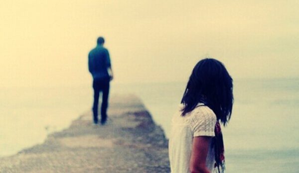 Jongen loop weg van meisje