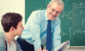 Docenten, luister goed! Het gaat niet alleen om de syllabus!