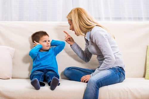 Twee gevolgen van het schreeuwen tegen je kinderen