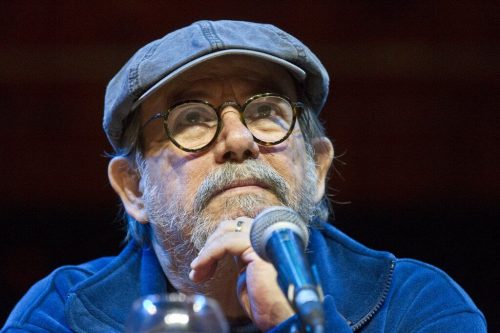 Silvio Rodríguez bij een conferentie