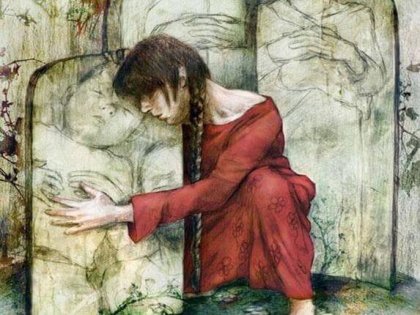 Meisje dat een steen waar een baby in is gekerff omarmt, wat als er sprake is geweest van seksueel misbruik?