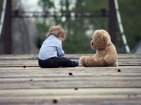 De zevende levensmaand van een baby